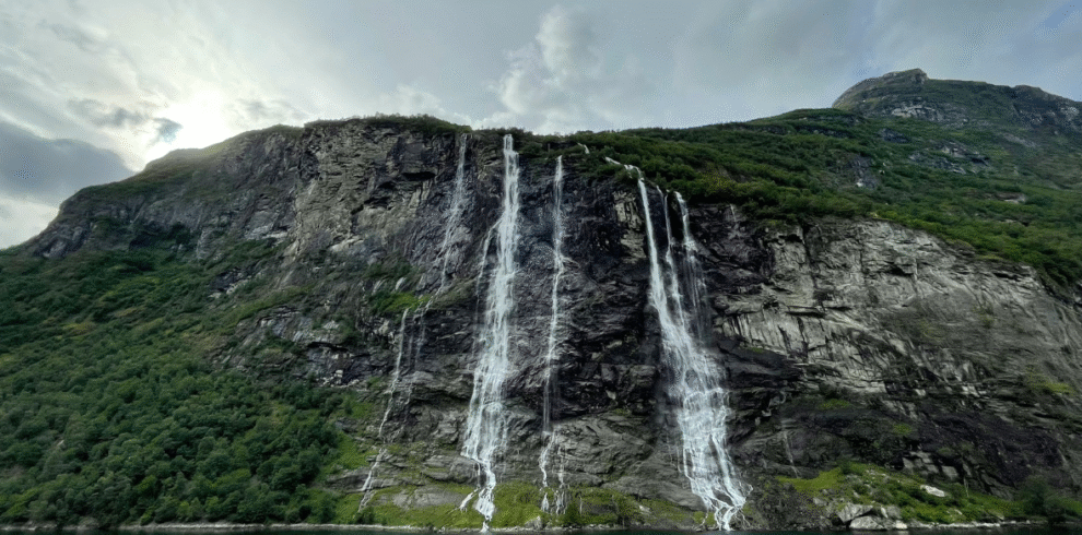 Seven Sister Waterfall